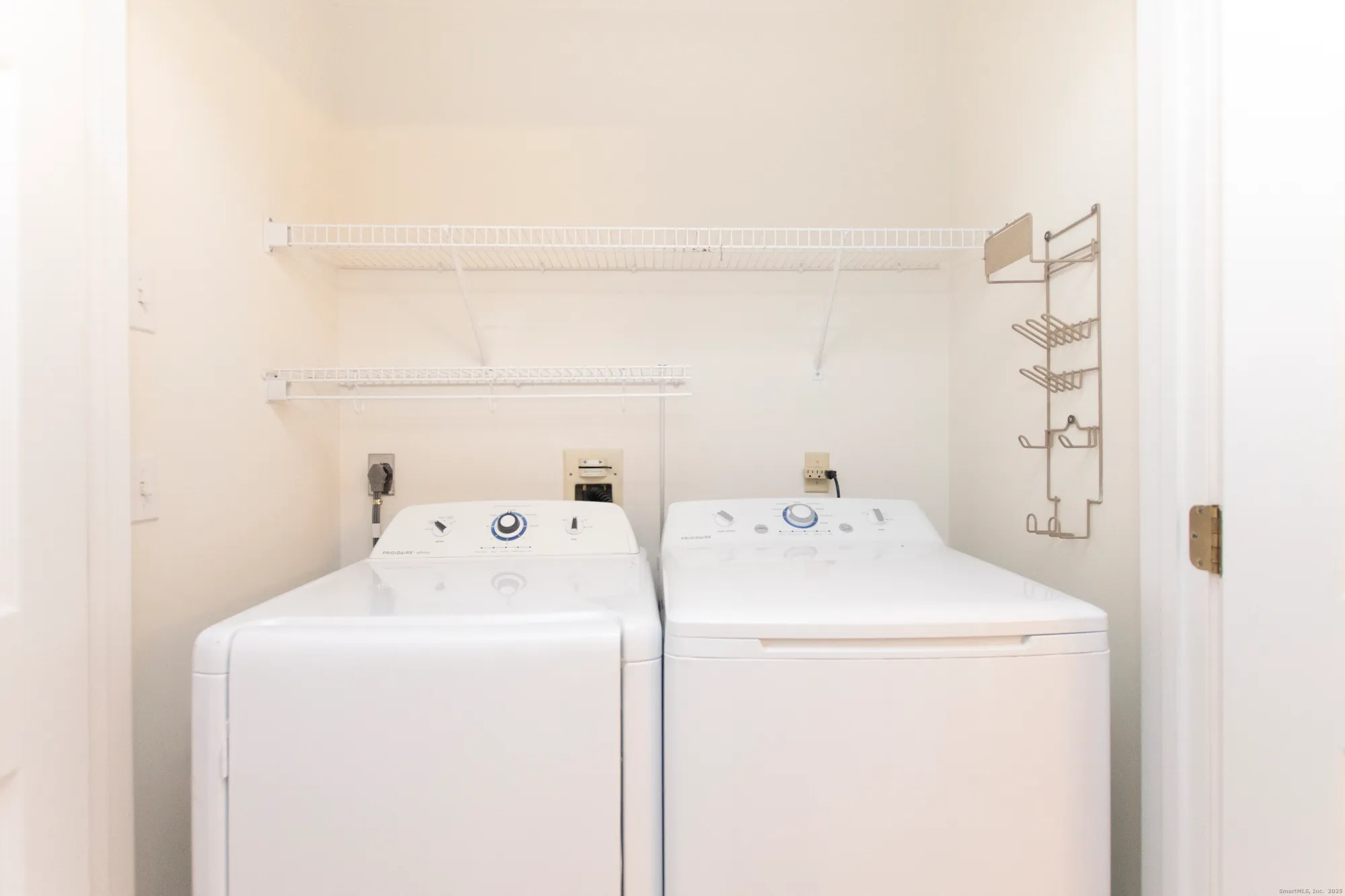 Property Slideshow image 23 of 37 | 5 cider mill ln, Trumbull, CT, 06611