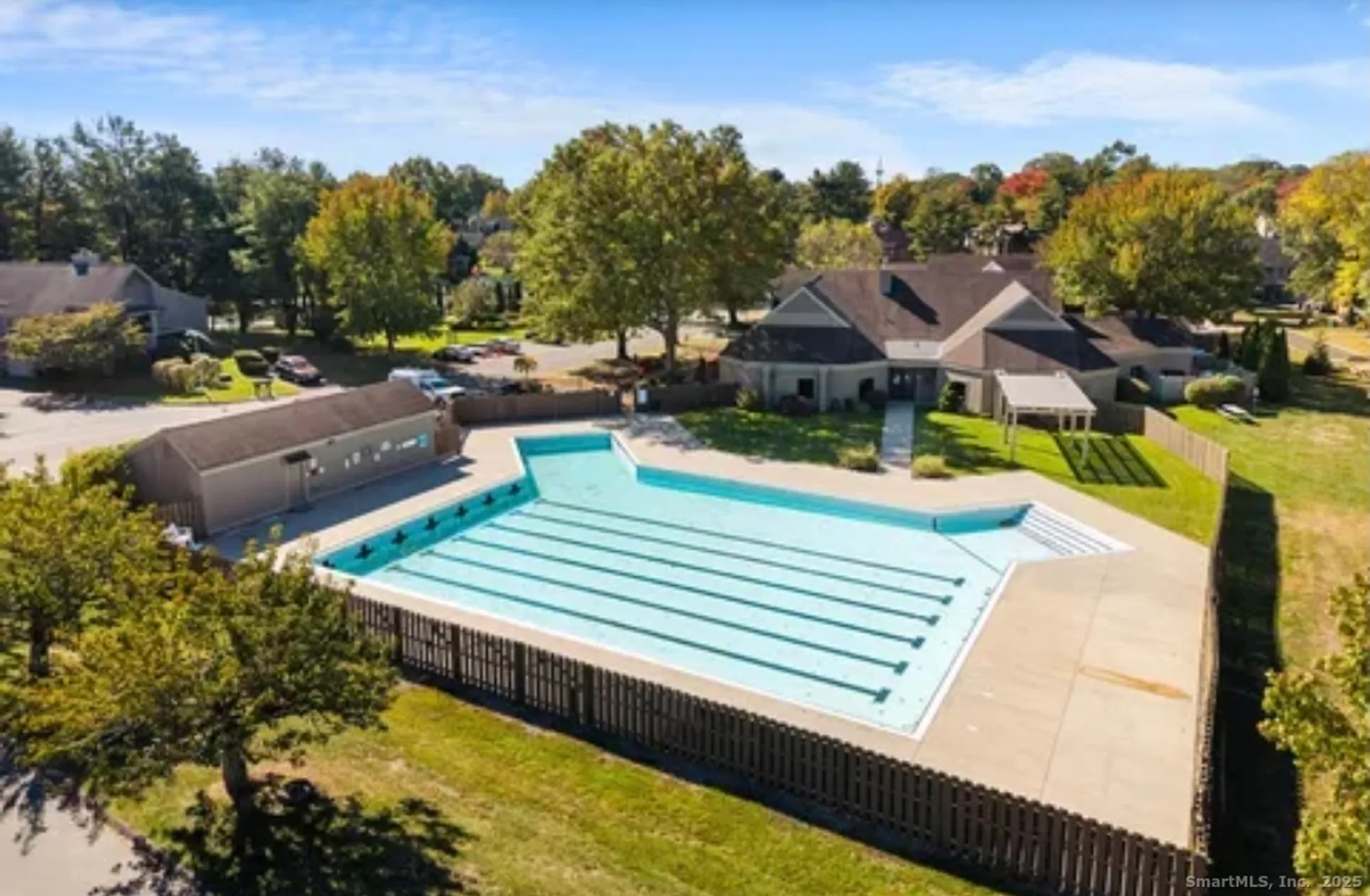 Property Slideshow image 35 of 37 | 522 iroquois ln b, Stratford, CT, 06614