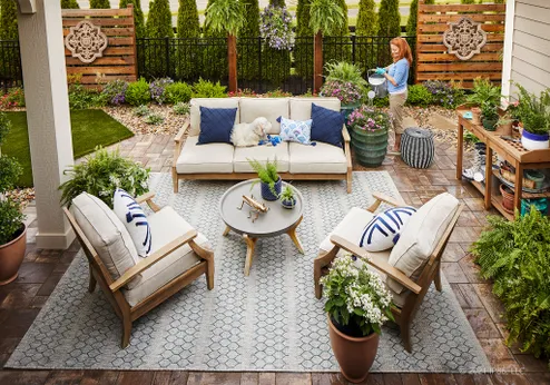 Covered patio with garden view