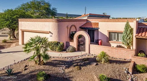 Single family home exterior view