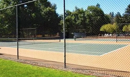 2 Tennis Courts