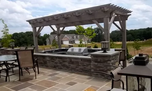 Outdoor Kitchen & Grill