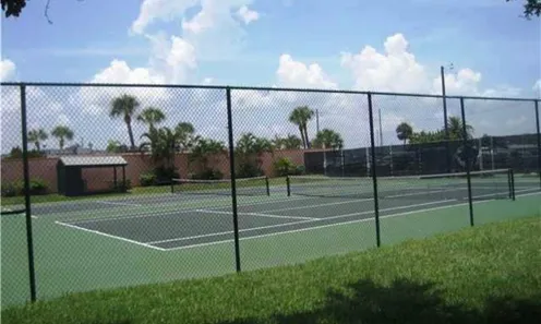 2 Tennis Courts