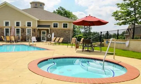 Outdoor Pool & Spa