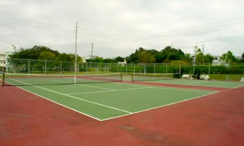 4 Tennis Courts