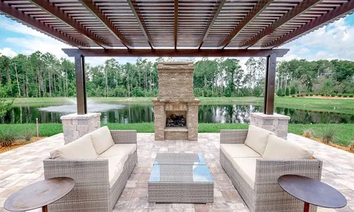 Outdoor Patio & Fireplace