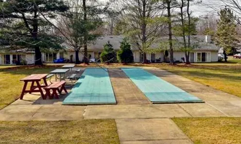 2 Shuffleboard Courts