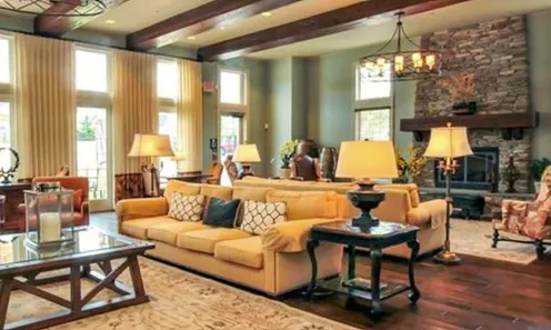 Clubhouse Meeting Room