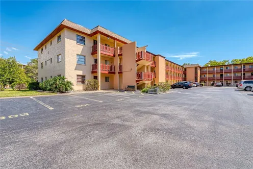 Bayshore on The Lake Condominiums