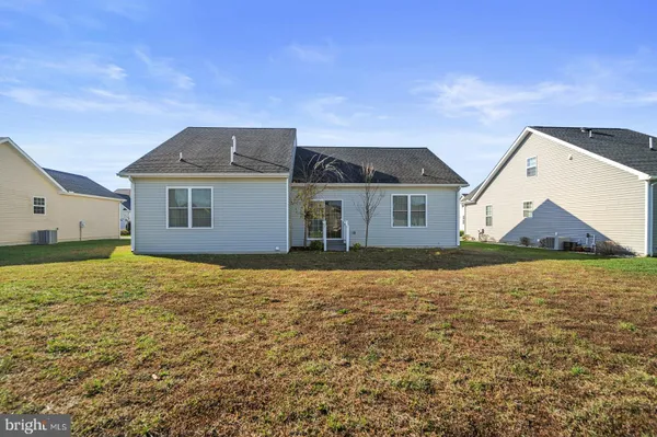 Property Slideshow image 3 of 19 | 42 steeplechase dr, Dover, DE, 19904