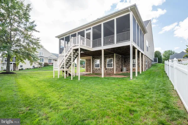Property Slideshow image 2 of 63 | 6005 piney grove way, Gainesville, VA, 20155