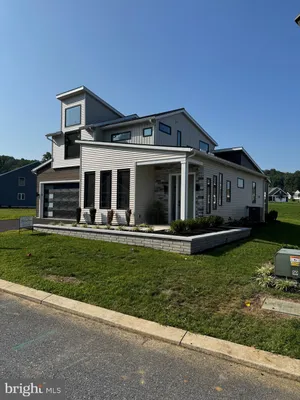 Property Slideshow image 3 of 44 | 1212 mosaic dr # 411, Lebanon, PA, 17042