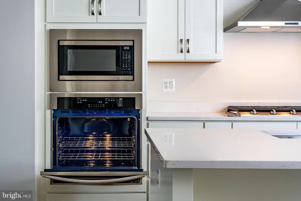 Property Slideshow image 2 of 15 | 43011 debonair ter, Ashburn, VA, 20148