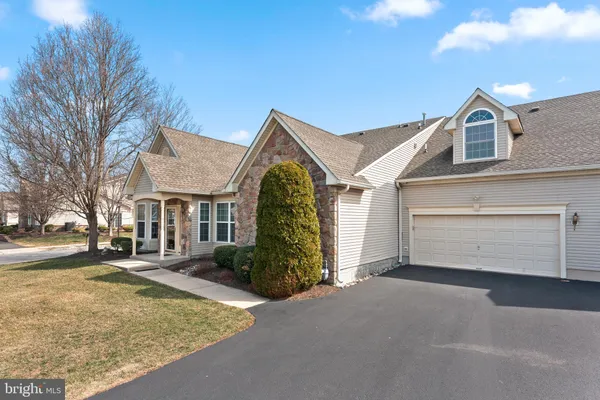 Property Slideshow image 2 of 39 | 210 shady brook dr 281, Langhorne, PA, 19047