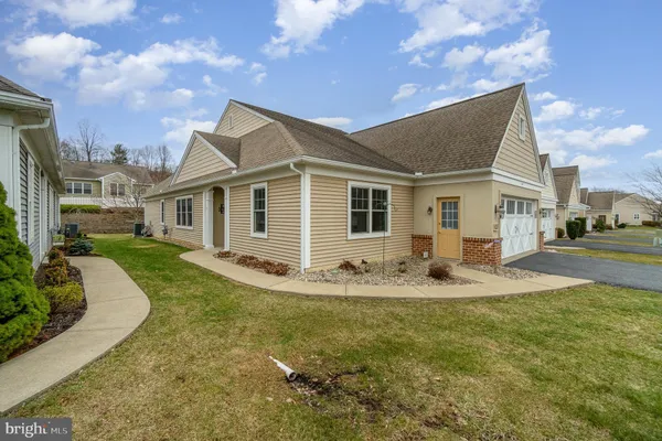 Property Slideshow image 3 of 29 | 1012 english dr, Lebanon, PA, 17042