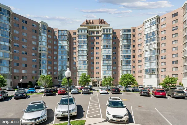 Property Slideshow image 2 of 28 | 3200 n leisure world blvd 115, Silver Spring, MD, 20906