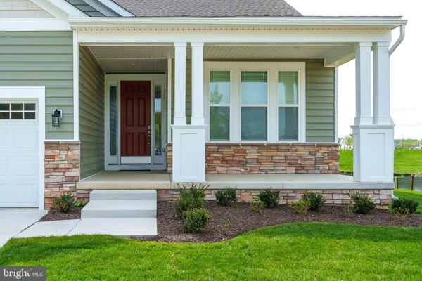 Property Slideshow image 3 of 74 | 114 austrian pine ct, Middletown, DE, 19709