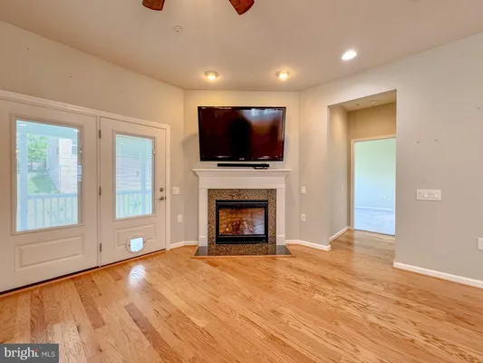 Property Slideshow image 3 of 32 | 14 pensacola st, Fredericksburg, VA, 22406