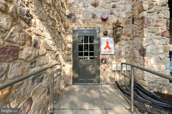 Property Slideshow image 3 of 34 | 3000 fountainview cir # 3107, Newark, DE, 19713