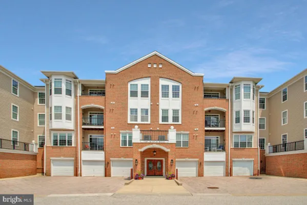 Property Slideshow image 3 of 62 | 7305 maplecrest rd 206, Elkridge, MD, 21075