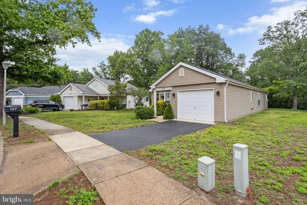 Property Slideshow image 3 of 29 | 107 buckingham dr, Southampton, NJ, 08088