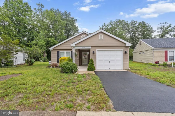 Property Slideshow image 2 of 29 | 107 buckingham dr, Southampton, NJ, 08088