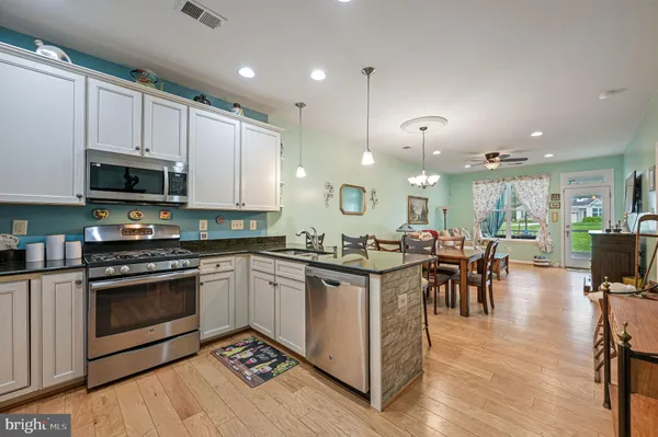 Property Slideshow image 3 of 30 | 147 candor ln, Dover, DE, 19901