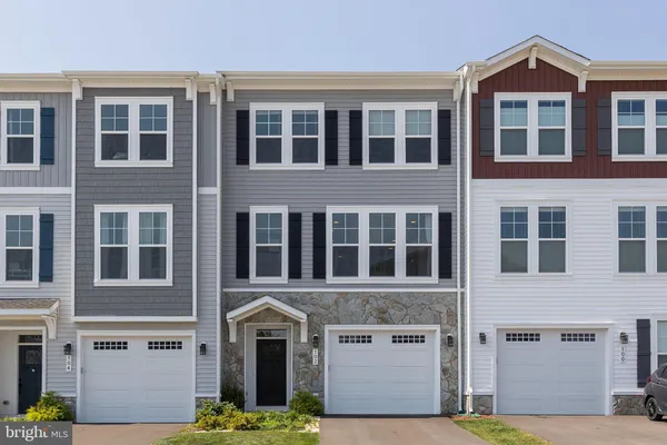 Property Slideshow image 2 of 29 | 102 phacelia way, Lake Frederick, VA, 22630