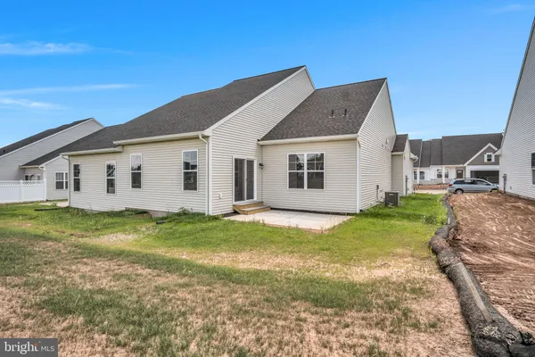 Property Slideshow image 2 of 12 | 880 shadowbrooke dr, Dover, PA, 17315