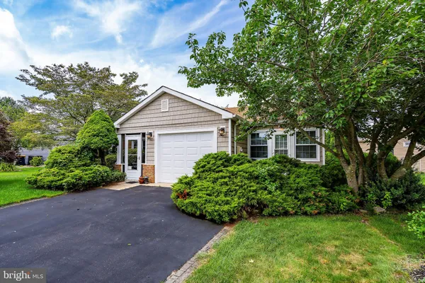 Property Slideshow image 2 of 53 | 32 saint paul pl, Manchester, NJ, 08759