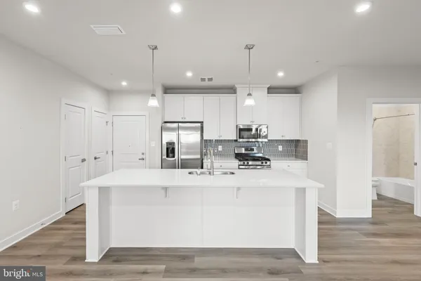 Property Slideshow image 2 of 22 | 140 mccormick cir apt 403, Winchester, VA, 22602