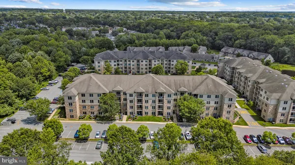 Property Slideshow image 2 of 32 | 3000 fountainview cir # 3311, Newark, DE, 19713