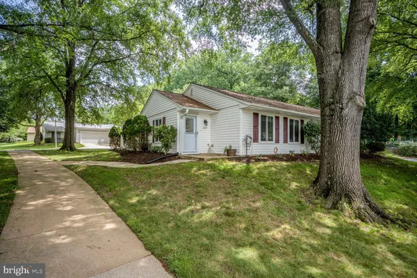 Property Slideshow image 2 of 43 | 3202 ludham dr # 195-b, Silver Spring, MD, 20906