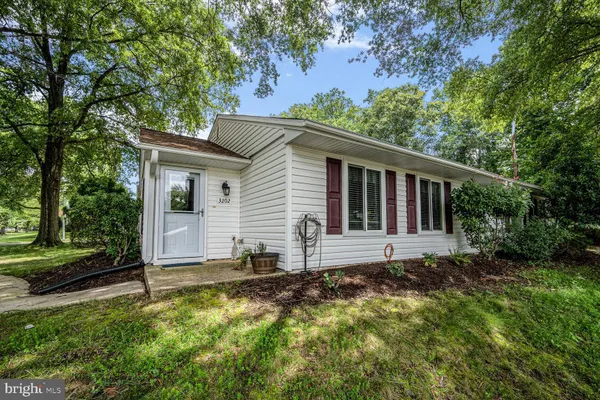 Property Slideshow image 2 of 43 | 3202 ludham dr 195-b, Silver Spring, MD, 20906