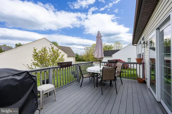 Property Slideshow image 2 of 36 | 2305 higgins cir, Downingtown, PA, 19335
