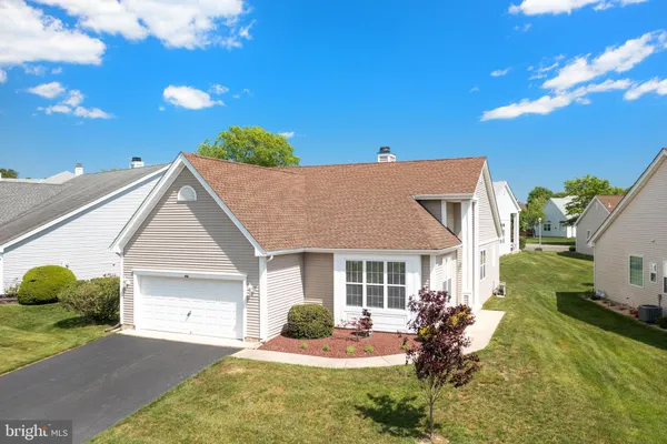 Property Slideshow image 2 of 66 | 10 jumping brook ln, Barnegat, NJ, 08005