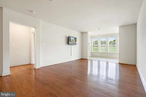 Property Slideshow image 2 of 30 | 6704 holly farm ln unit 109, Warrenton, VA, 20187