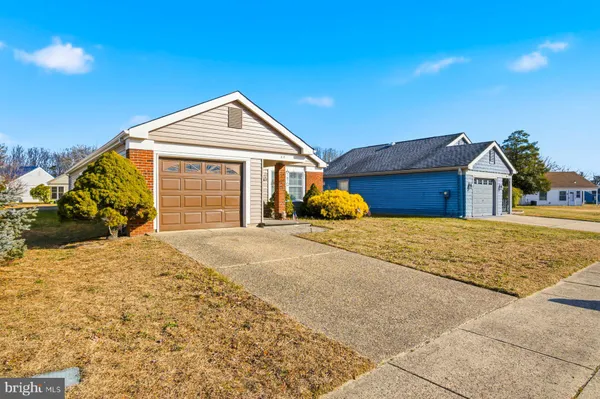 Property Slideshow image 3 of 36 | 44 new castle dr, Southampton, NJ, 08088