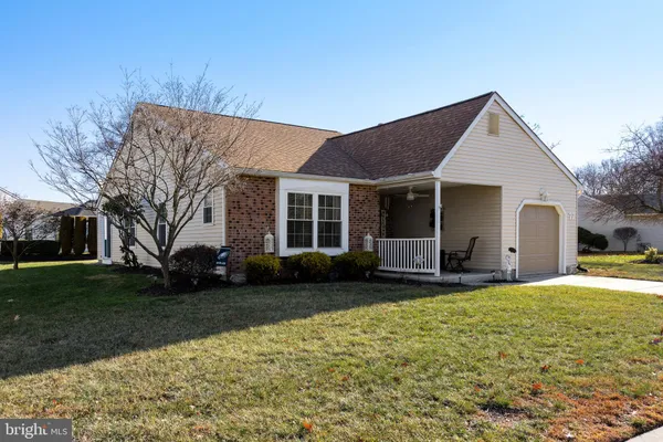 Property Slideshow image 3 of 28 | 77 lakebridge dr, Woodbury, NJ, 08096