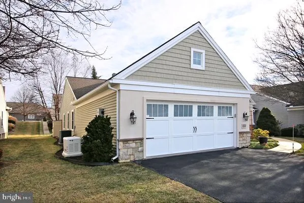 Property Slideshow image 3 of 74 | 1023 alden way, Lebanon, PA, 17042