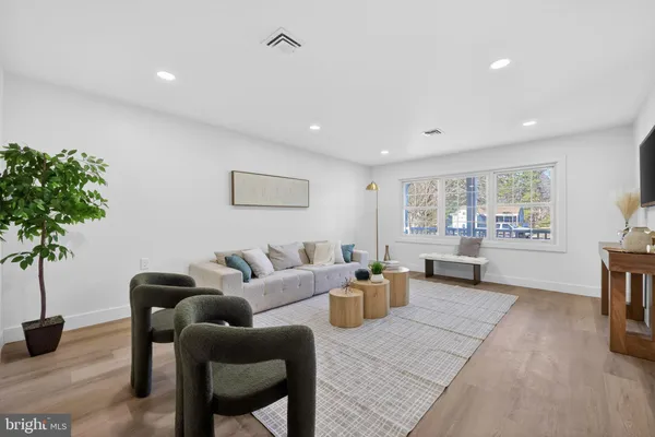 Property Slideshow image 3 of 18 | 52 sherwood pl, Southampton, NJ, 08088