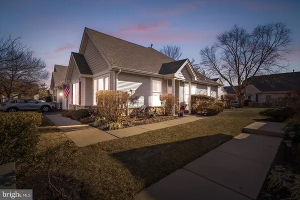 Property Slideshow image 2 of 54 | 41 burholme dr, Hamilton, NJ, 08691