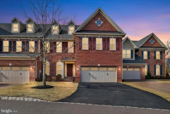 Property Slideshow image 2 of 50 | 35 rittenhouse cir, Newtown, PA, 18940
