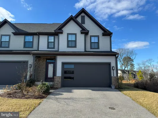 Property Slideshow image 3 of 56 | 900 sankofa rd, Glen Burnie, MD, 21060