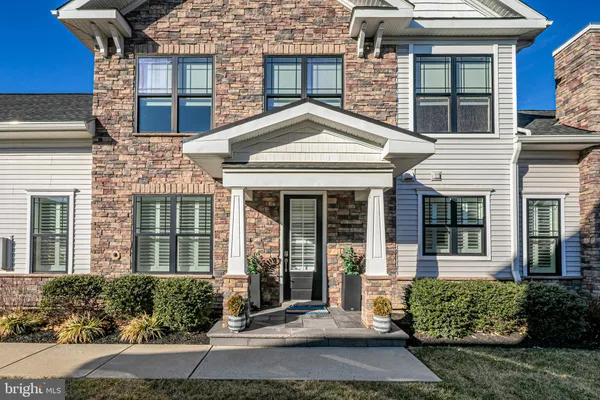 Property Slideshow image 2 of 24 | 21 dogleg ln, Lawrenceville, NJ, 08648