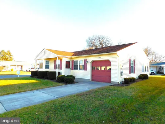 Property Slideshow image 2 of 53 | 5640 crabapple dr, Frederick, MD, 21703