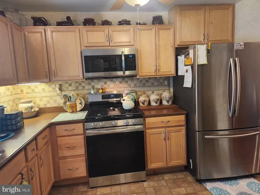 Property Slideshow image 2 of 28 | 1017 camino real ct, Toms River, NJ, 08757