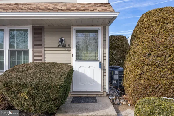 Property Slideshow image 3 of 24 | 3522 neils ct # b, Mount Laurel, NJ, 08054