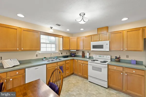 Property Slideshow image 2 of 20 | 209 cranberry ct, Winchester, VA, 22602