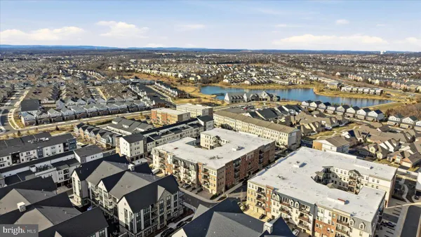 Property Slideshow image 2 of 40 | 23630 havelock walk ter 305, Ashburn, VA, 20148